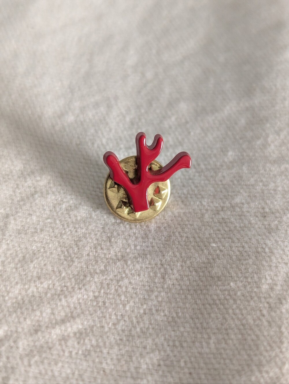 ISAIA Red Coral Lapel Pin